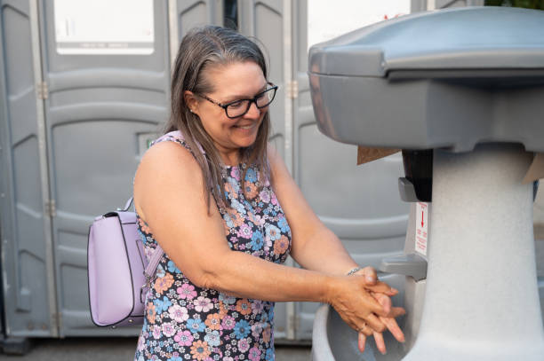 Best Portable toilet rental cost  in North Liberty, IA